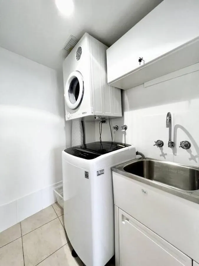 16Lm Absolute Beach Front Complex Sunshine Beach Apartment