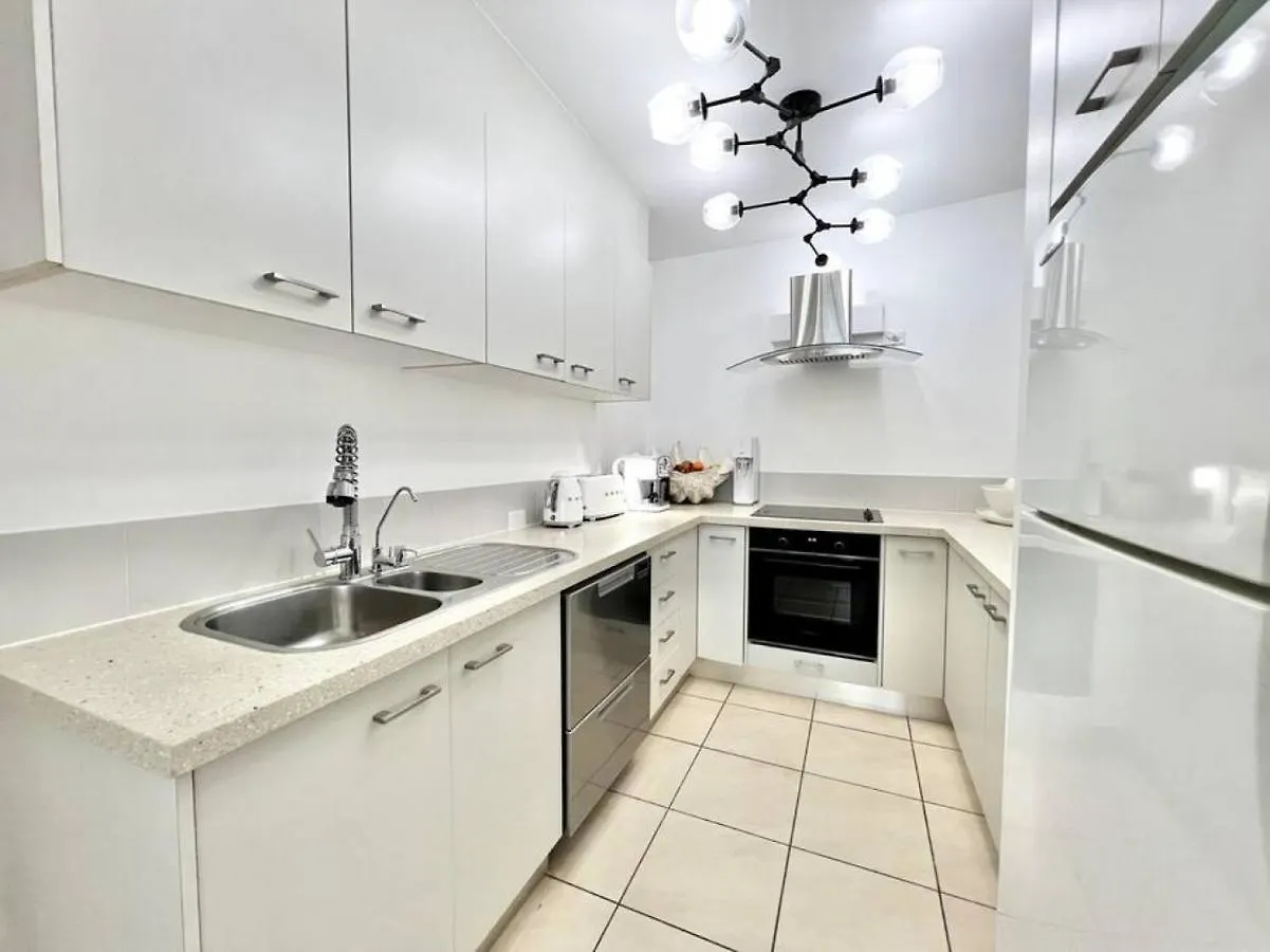 Apartment 16Lm Absolute Beach Front Complex Sunshine Beach Australia